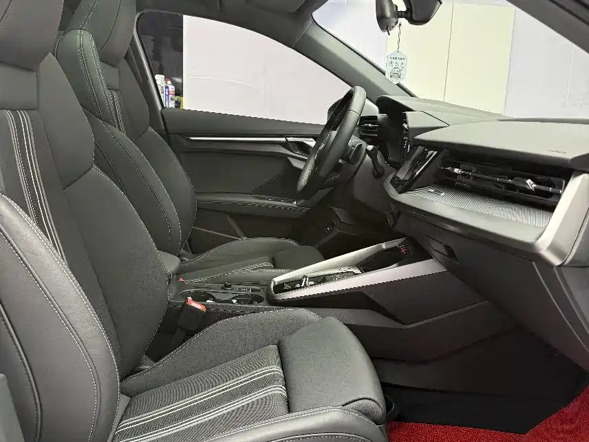 Audi A3 2023 — фото 18