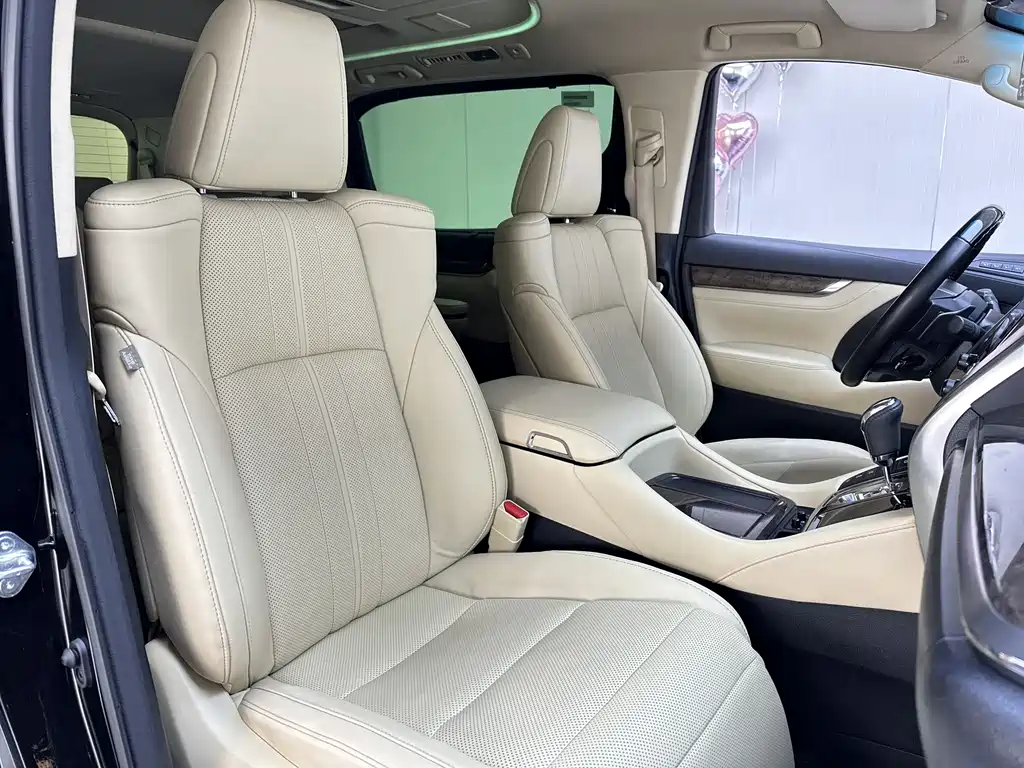 Toyota Alphard 2022 — фото 13