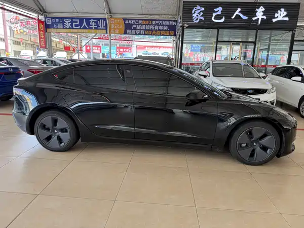 Tesla Model 3 2023