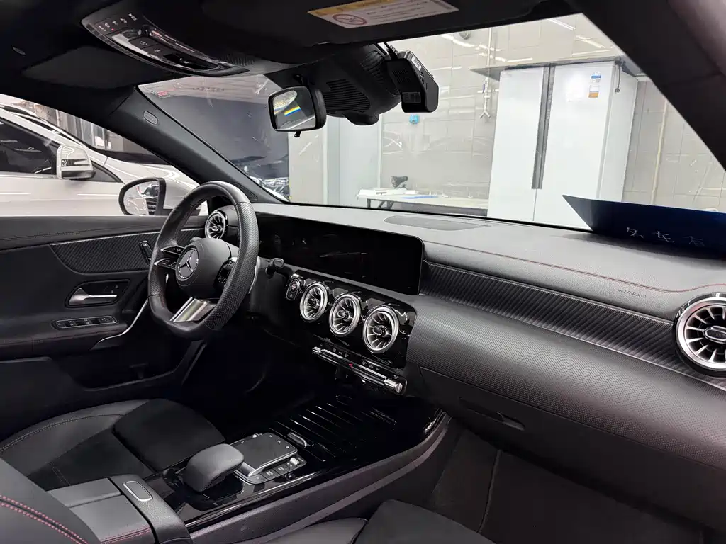 Mercedes-Benz A-Class 2024 — фото 11