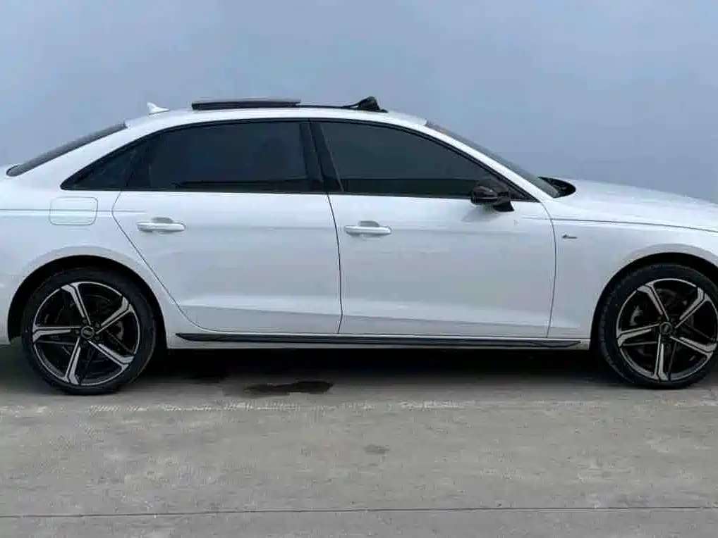 Audi A4L 2023