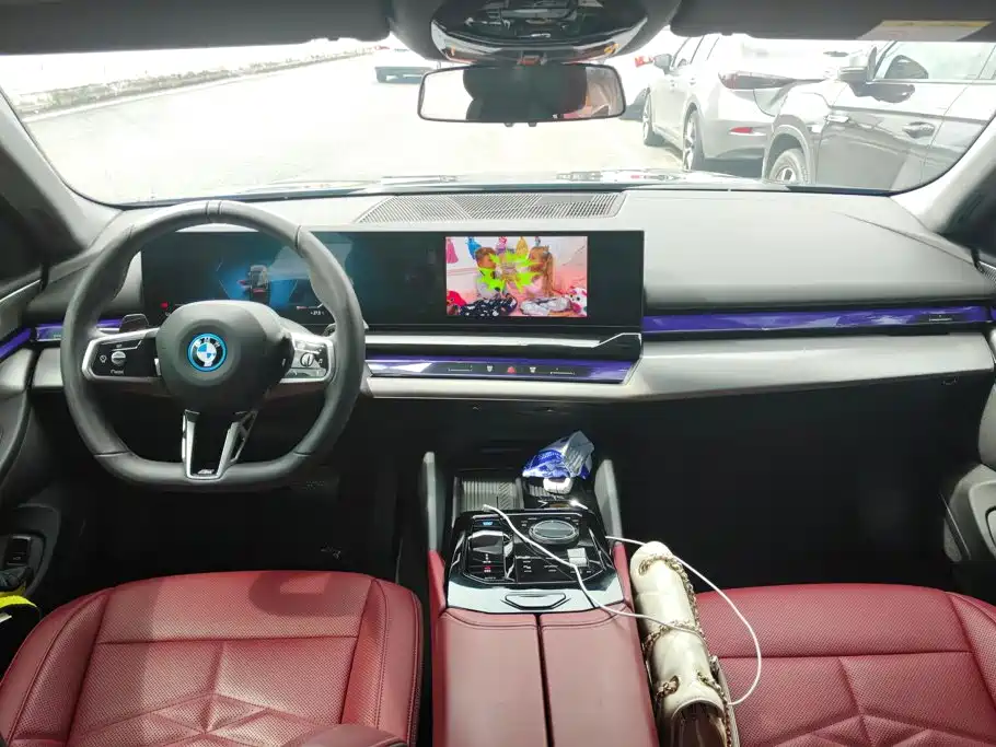 BMW i5 2025 — фото 12