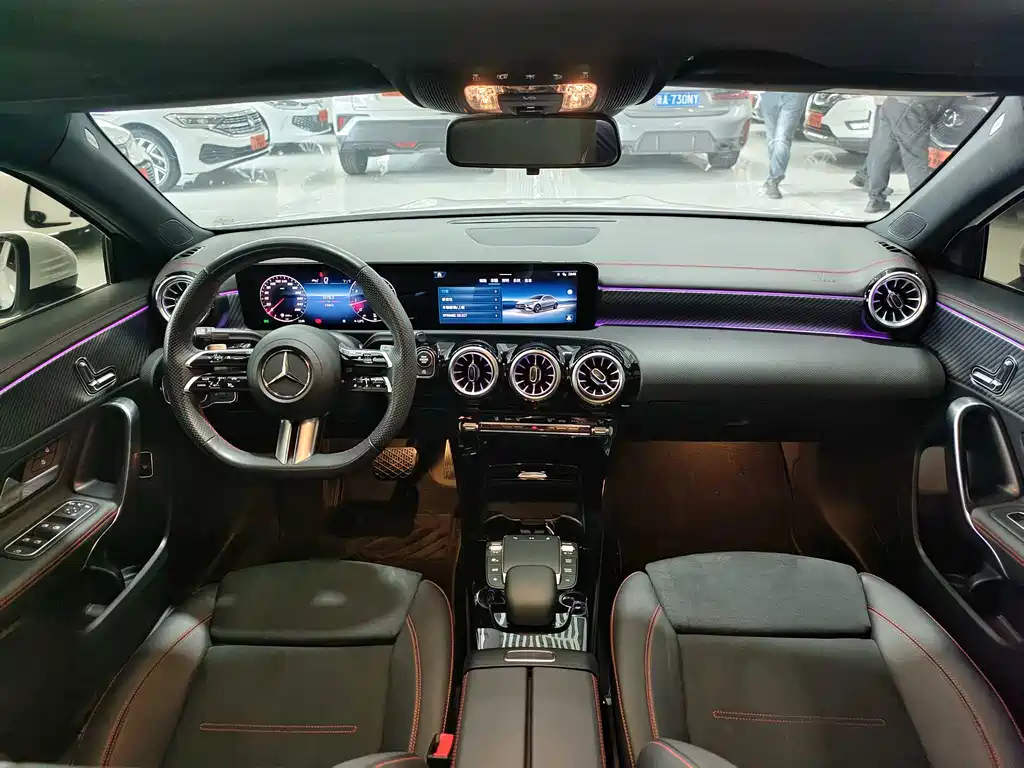 Mercedes-Benz A-Class 2024 — фото 10