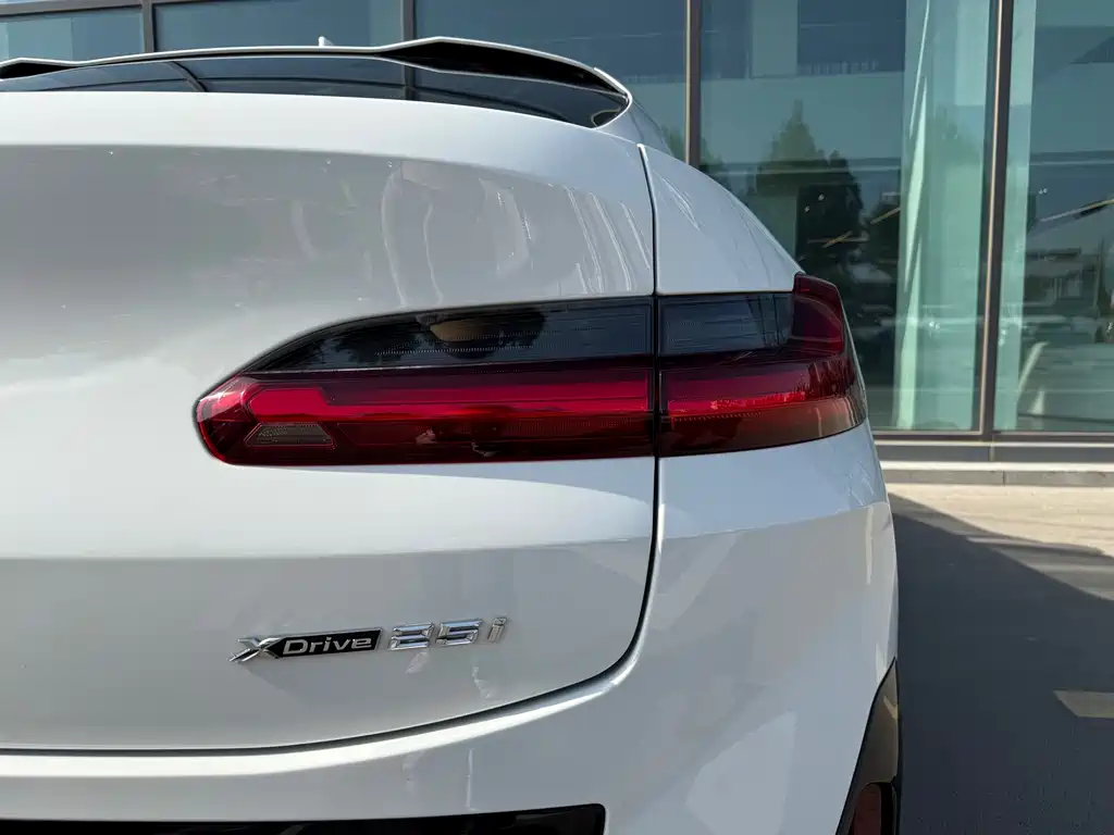 BMW X4 2022 — фото 10