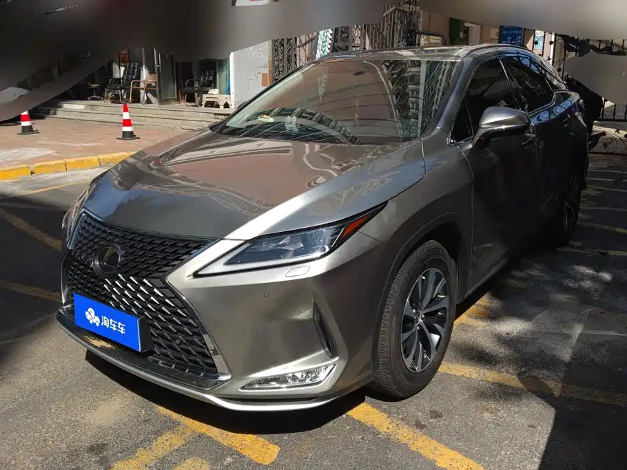 Lexus RX 2021 — фото 1