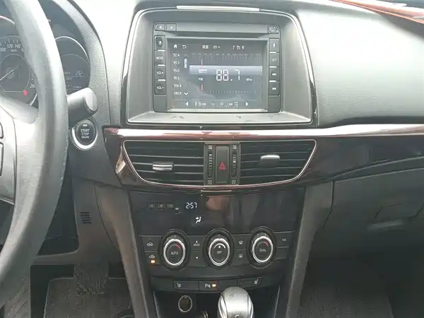 Mazda Atenza 2015