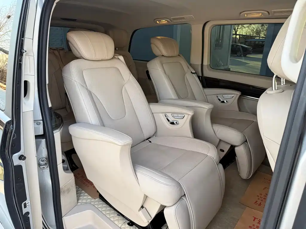 Mercedes-Benz V-Class 2016 — фото 21