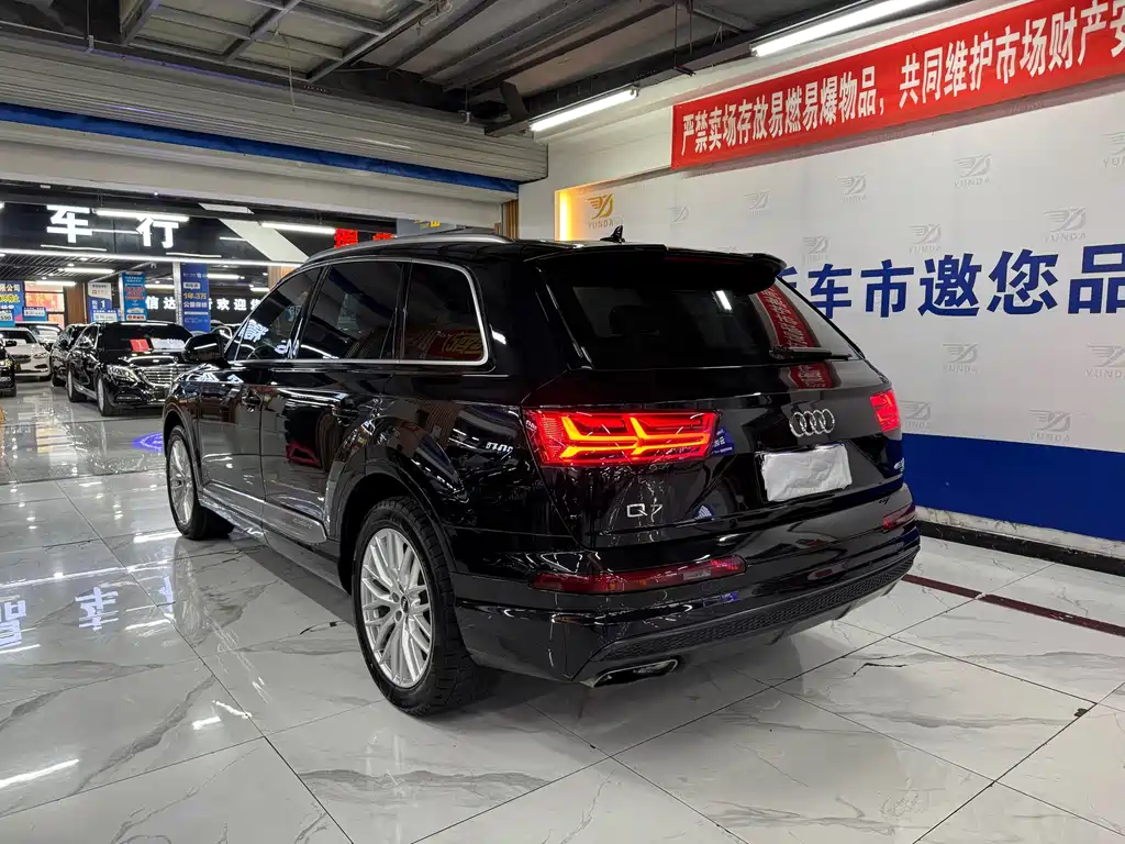 Audi Q7 2016 — фото 9