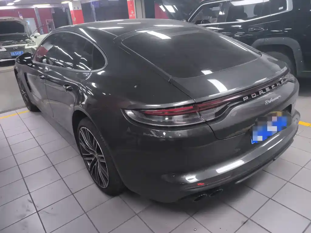 Porsche Panamera 2022