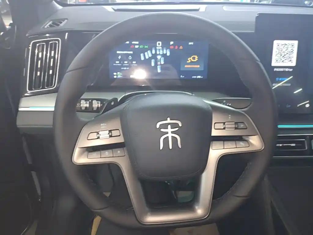 BYD L DM-i 2026 — фото 11
