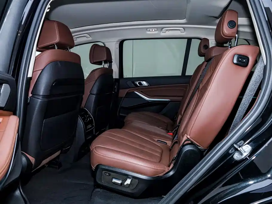 BMW X7 2022 — фото 18