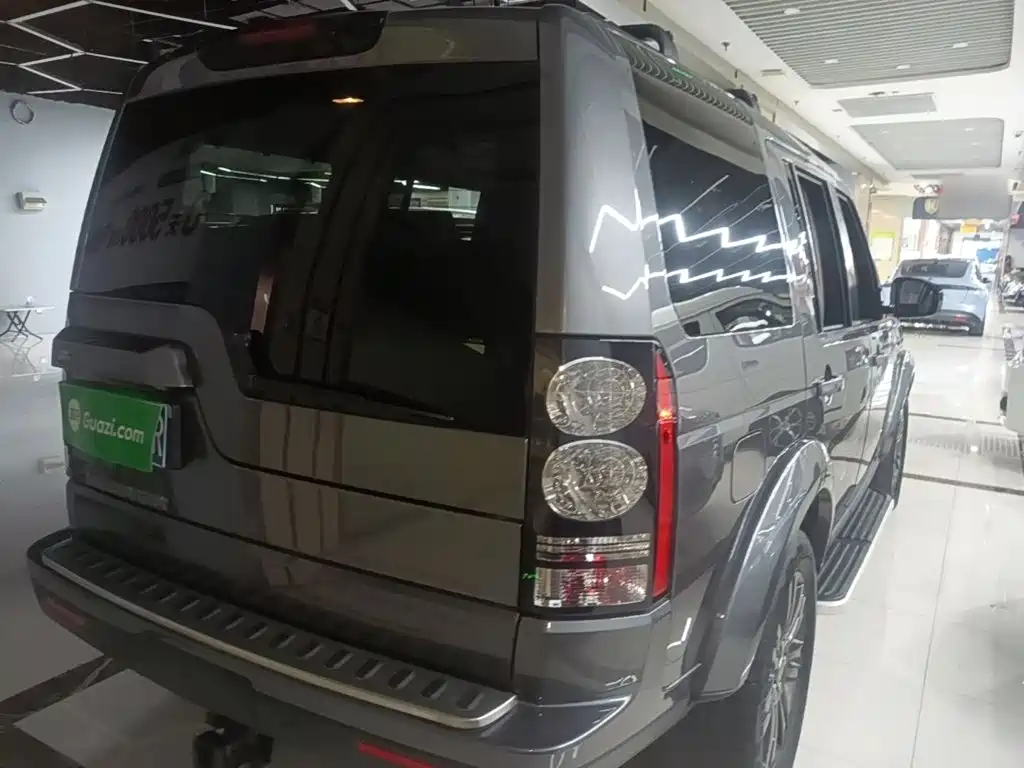 Land Rover Discovery 2017 — фото 7