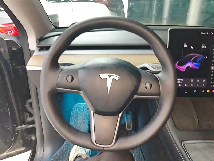 Tesla Model Y 2021 — фото 15