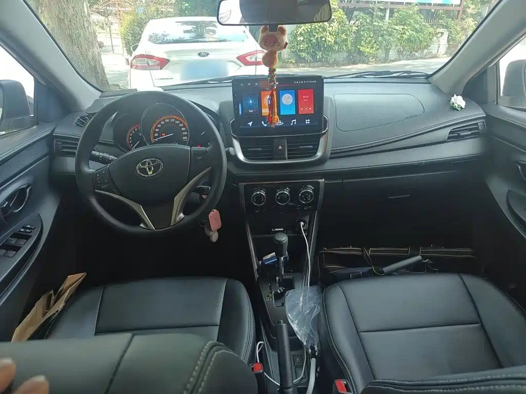 Toyota Yaris L 2022