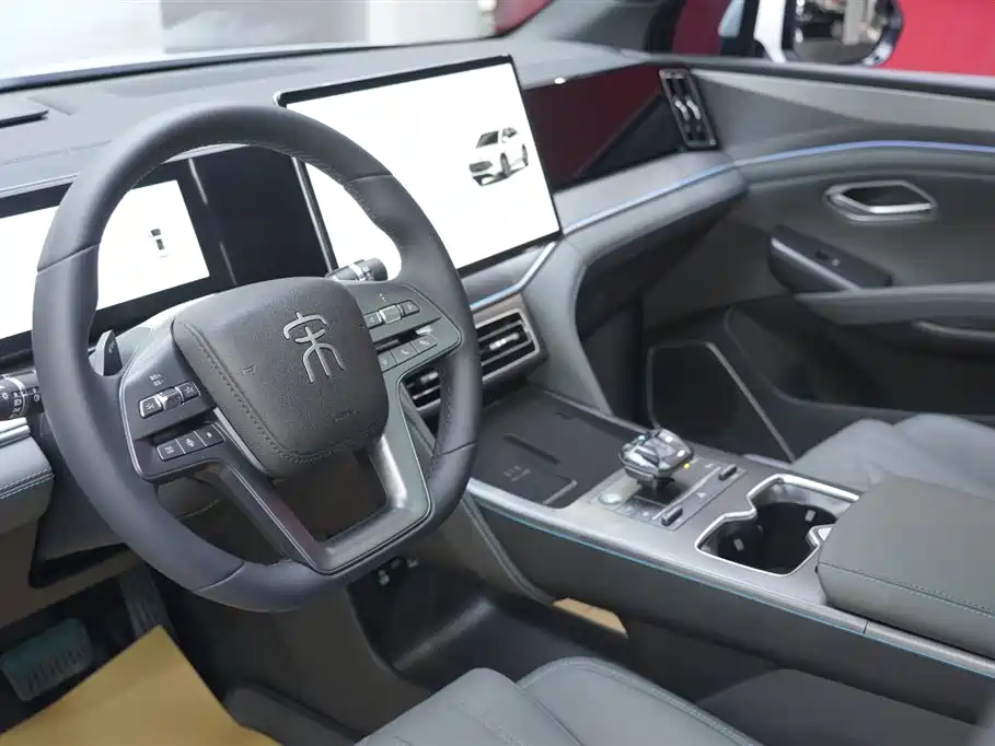 BYD L DM-i 2025 — фото 10