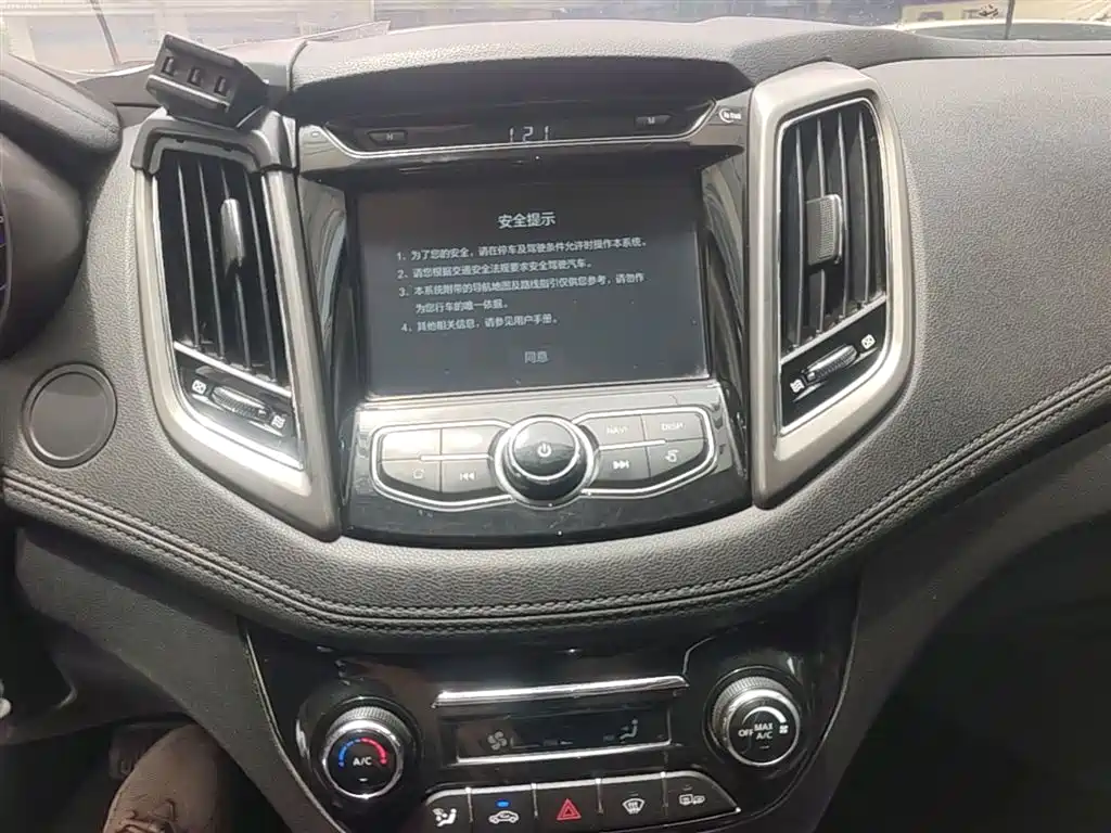 Changan Eado XT 2016 — фото 13