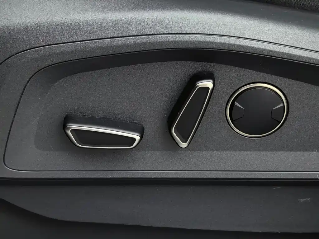 Ford Edge 2023 — фото 22