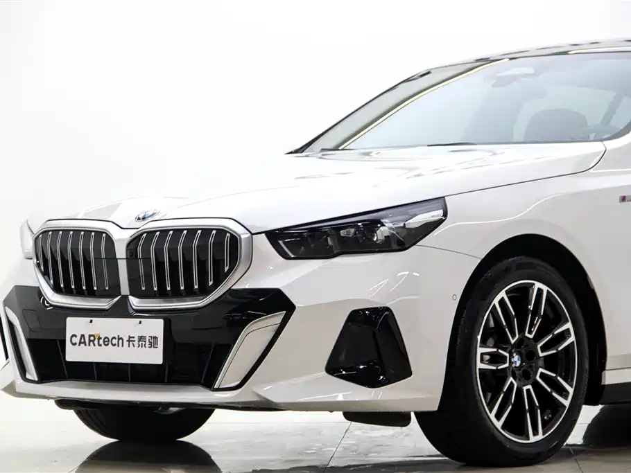 BMW 5 Series 2024