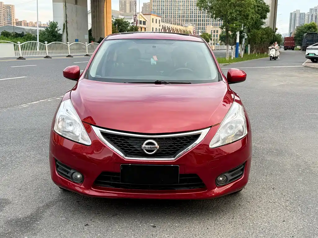 Nissan Tiida 2014
