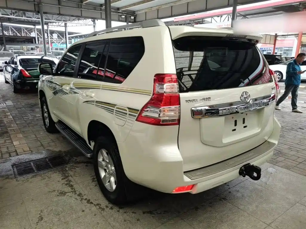 Toyota Prado 2016 — фото 5