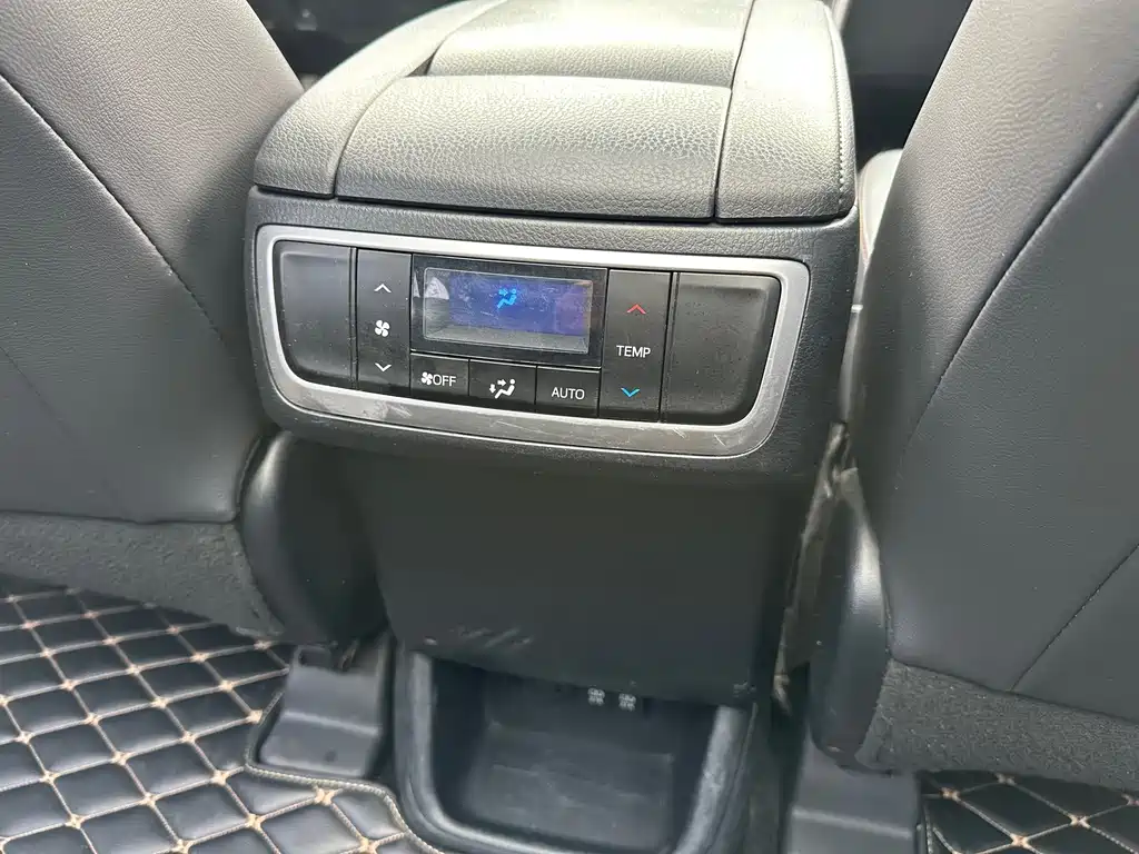 Toyota Highlander 2020 — фото 19