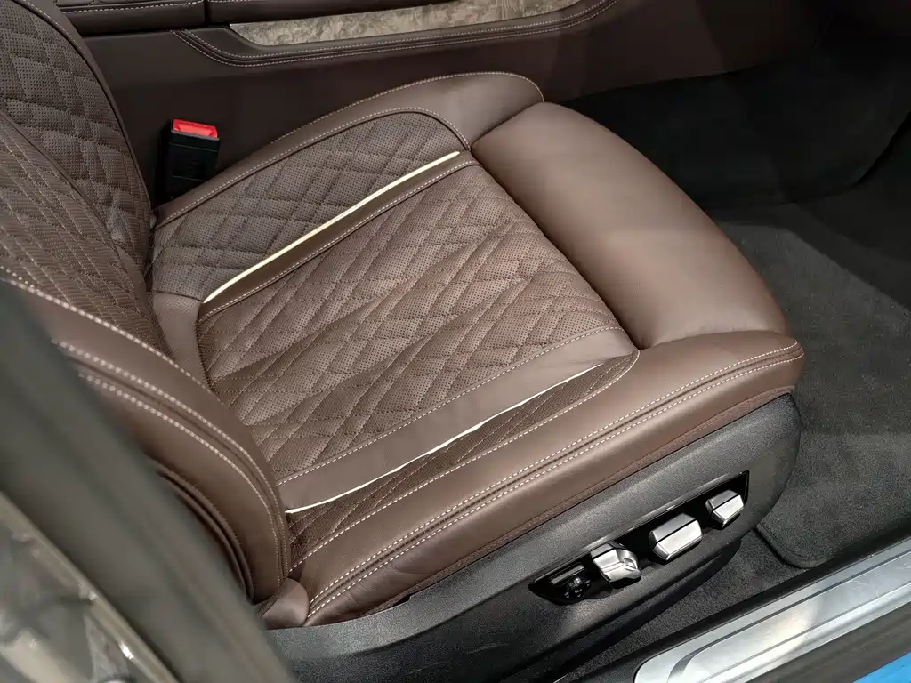 BMW 7 Series 2020 — фото 13