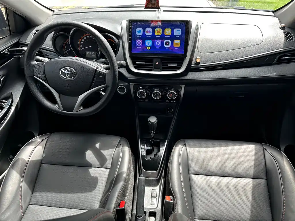 Toyota Yaris L 2022 — фото 8