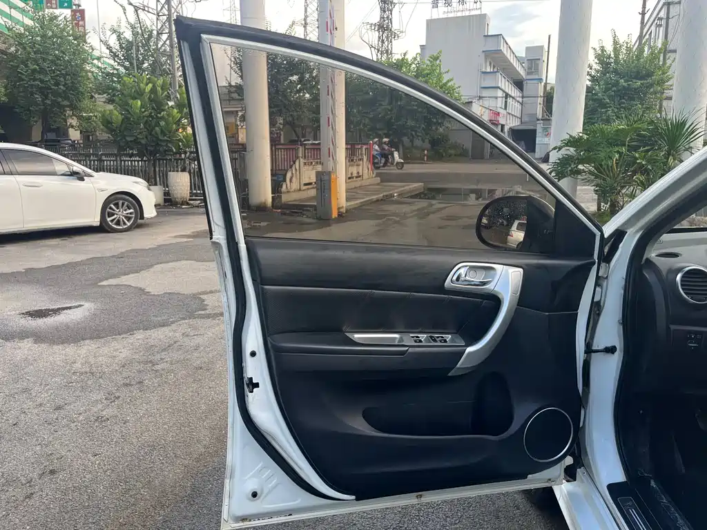 Haval H6 2015 — фото 10