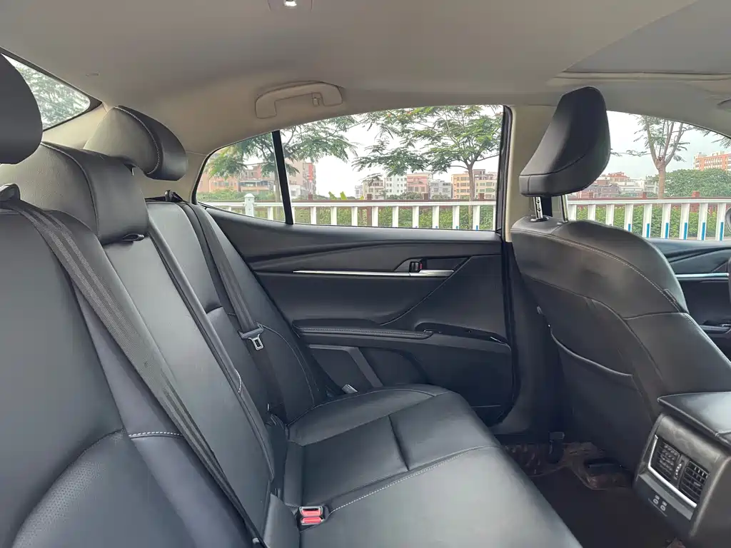 Toyota Camry 2024 — фото 14