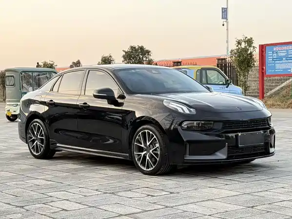 Lynk & Co 03 2022