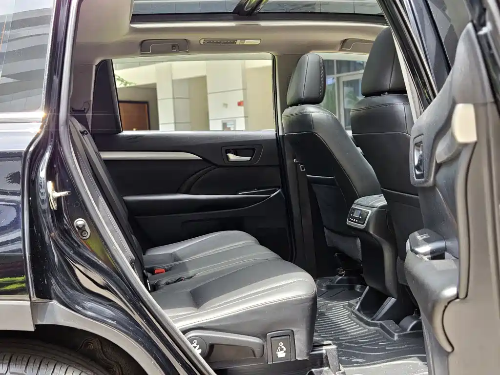 Toyota Highlander 2015 — фото 8