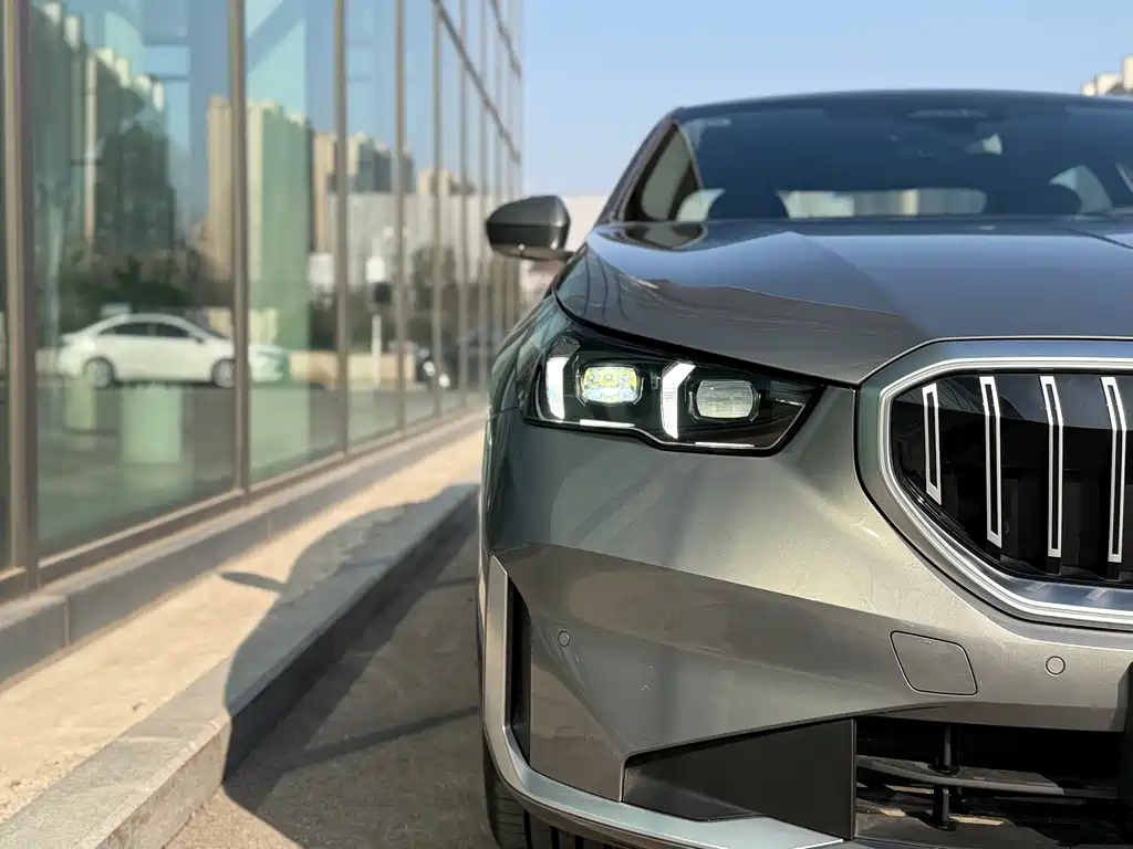 BMW i5 2026 — фото 8