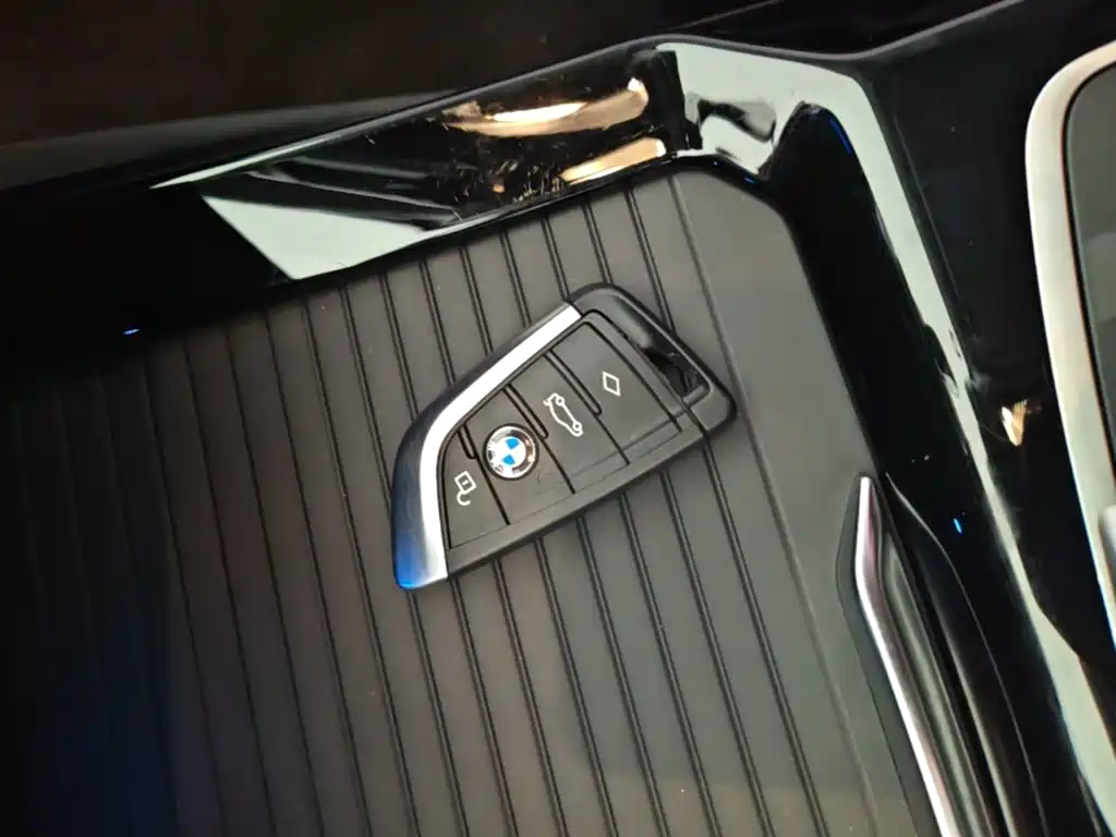 BMW iX3 2024 — фото 9