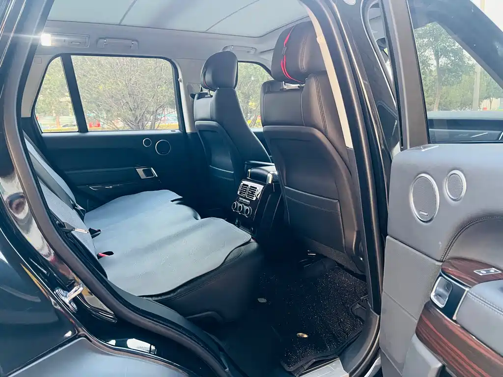 Land Rover Range Rover 2018 — фото 16