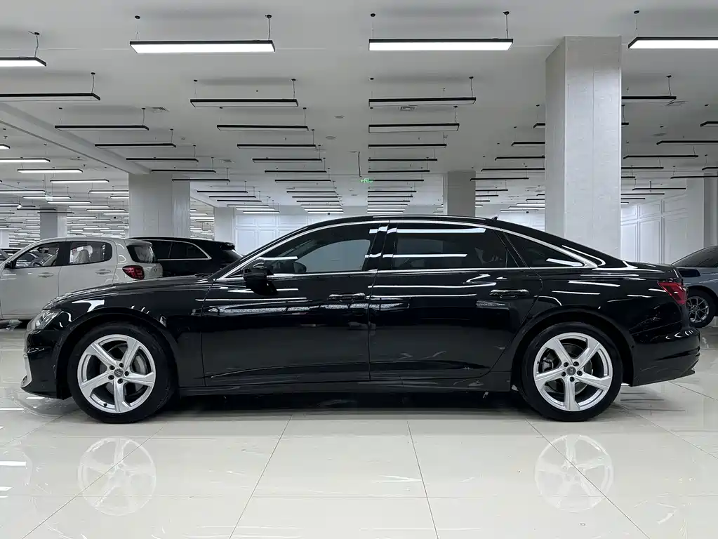 Audi A6L 2022