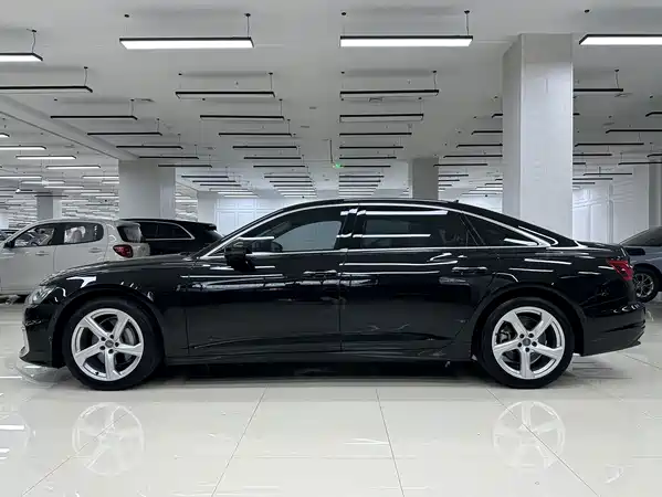 Audi A6L 2022
