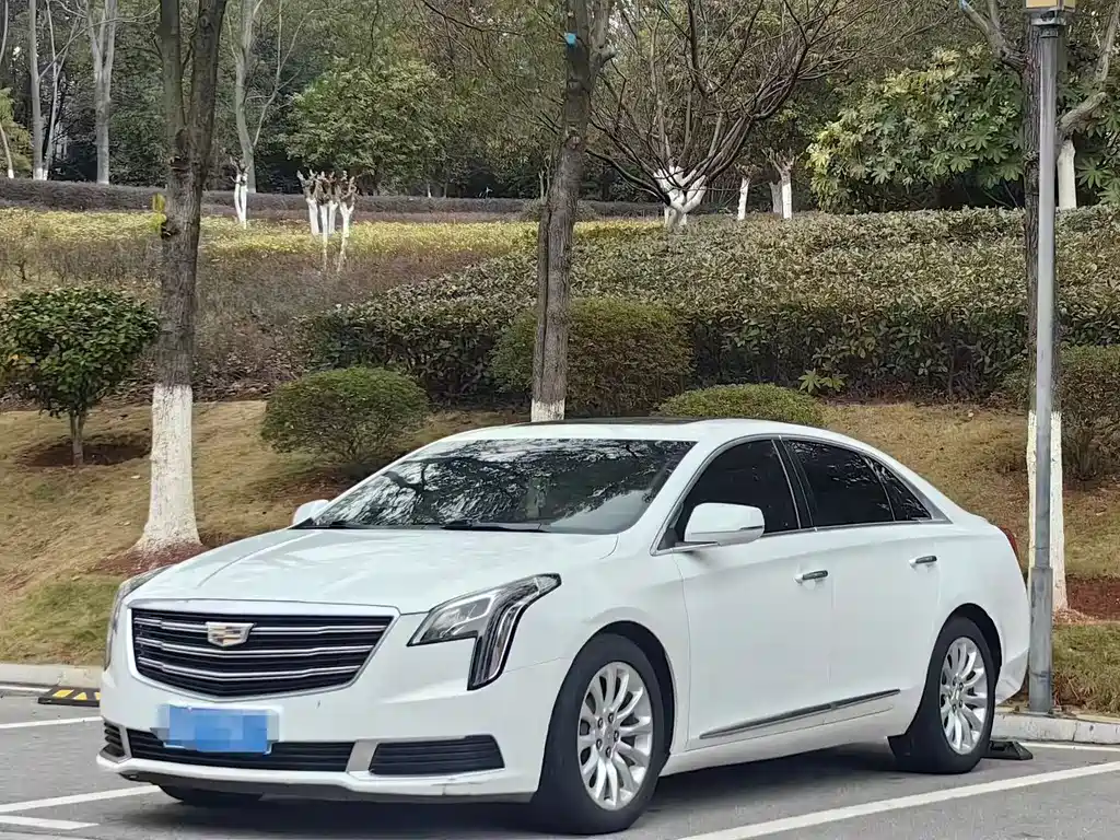 Cadillac XTS 2017 — фото 1