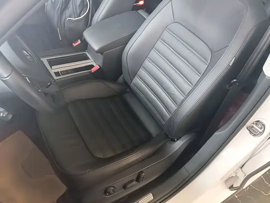Volkswagen Passat 2015 — фото 15