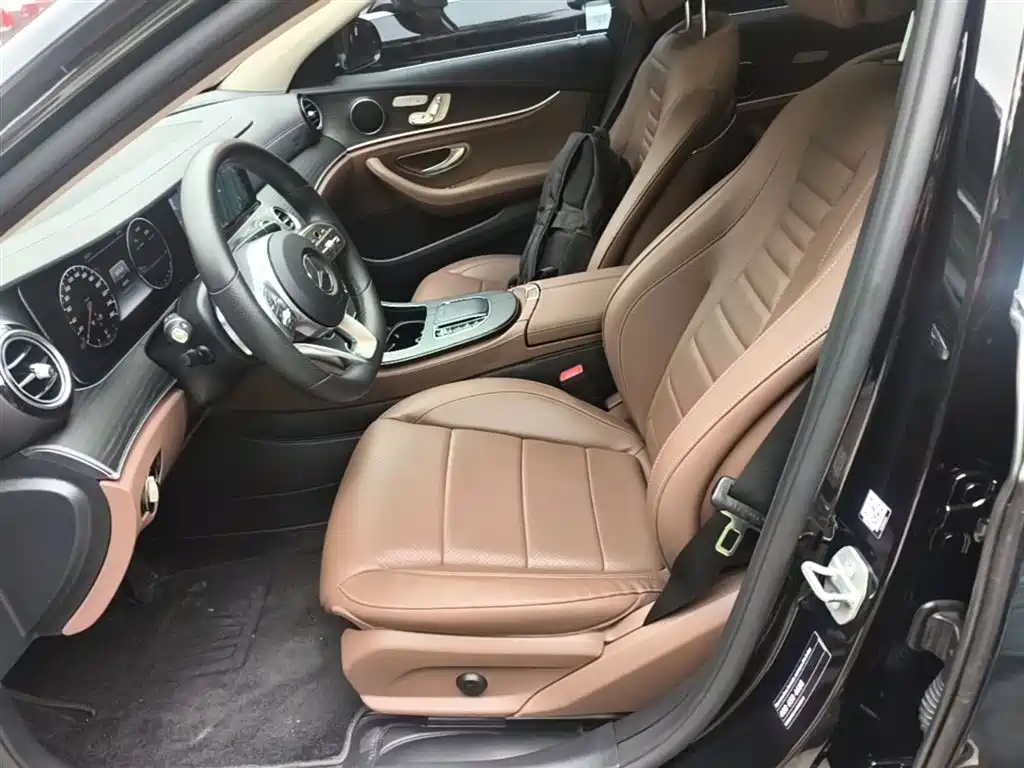 Mercedes-Benz E-Class 2020 — фото 15