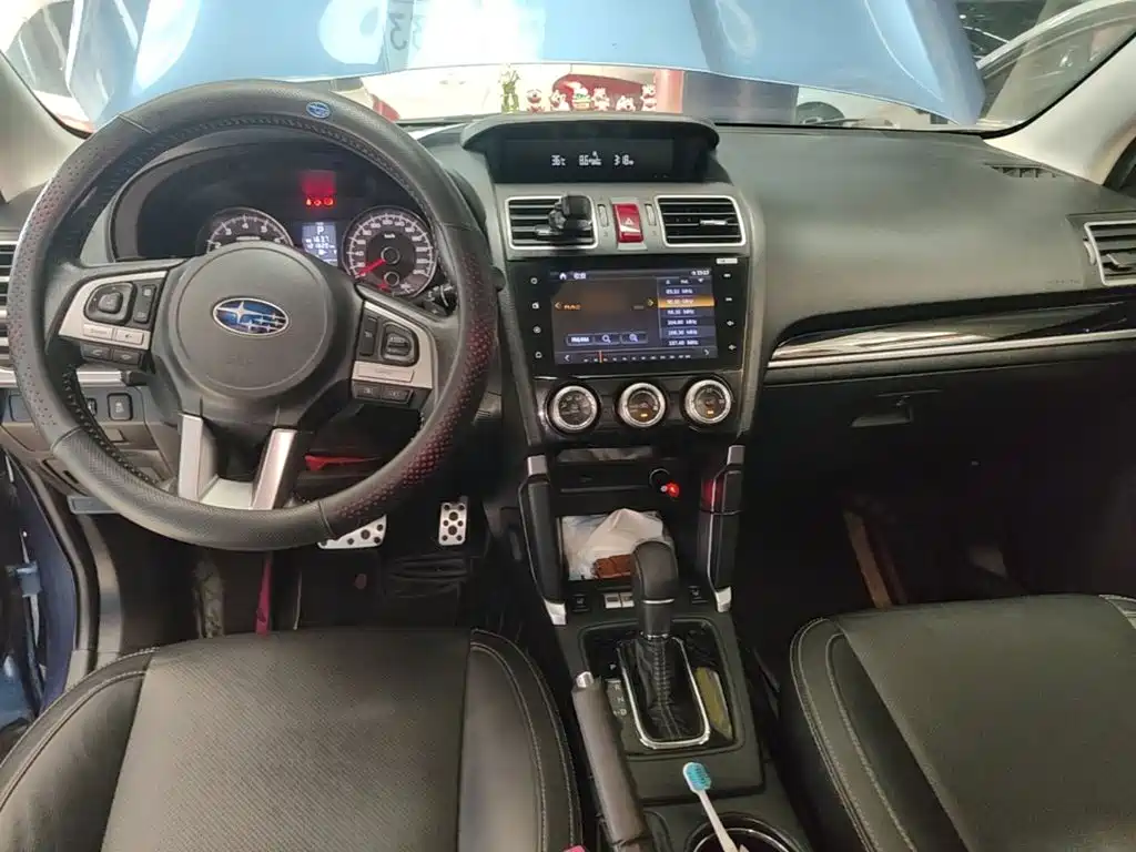 Subaru Forester 2017 — фото 10