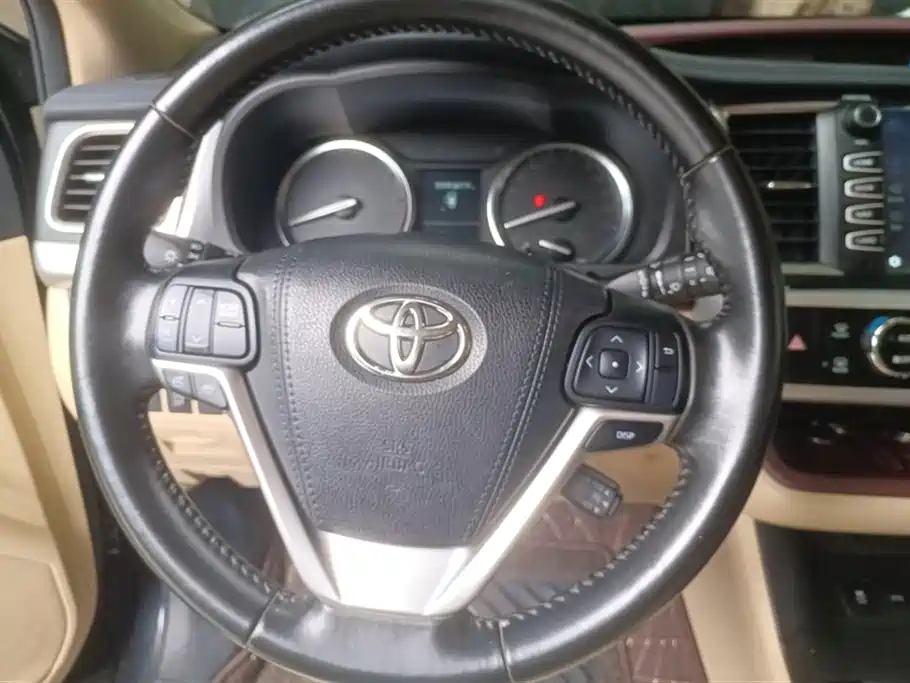 Toyota Highlander 2016 — фото 15