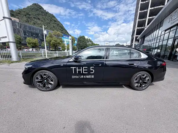 BMW 5 Series 2025