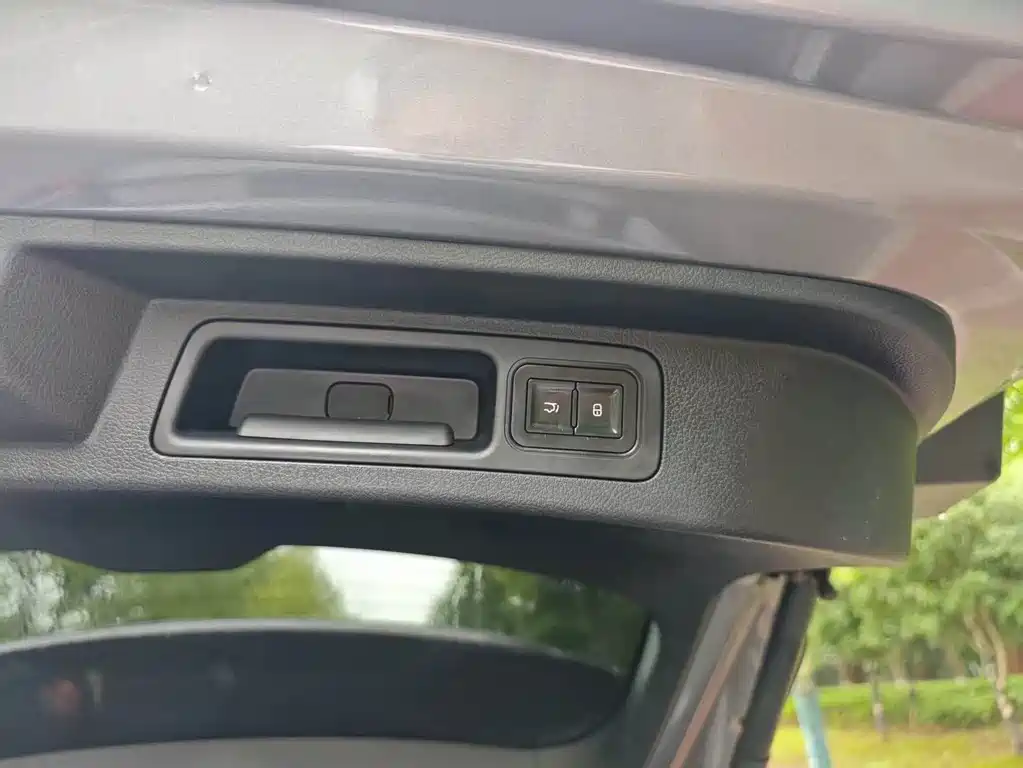 BYD Song PLUS New Energy 2023 — фото 10