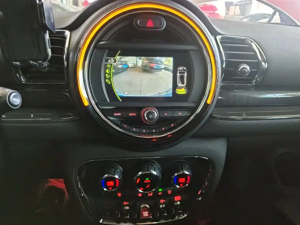 MINI Clubman 2018 — фото 13