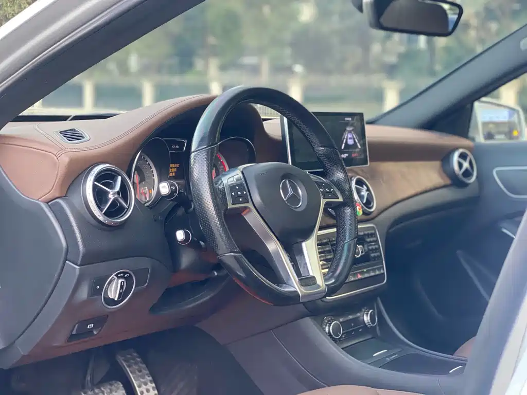 Mercedes-Benz GLA 2015 — фото 9