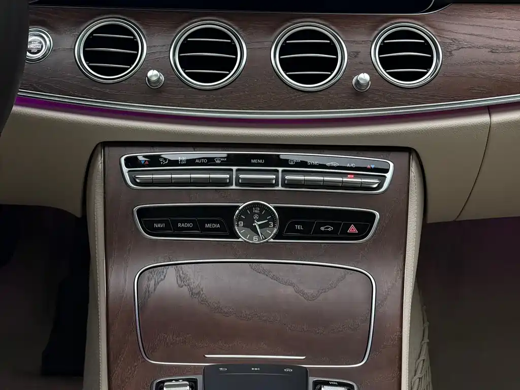 Mercedes-Benz E-Class 2019 — фото 15