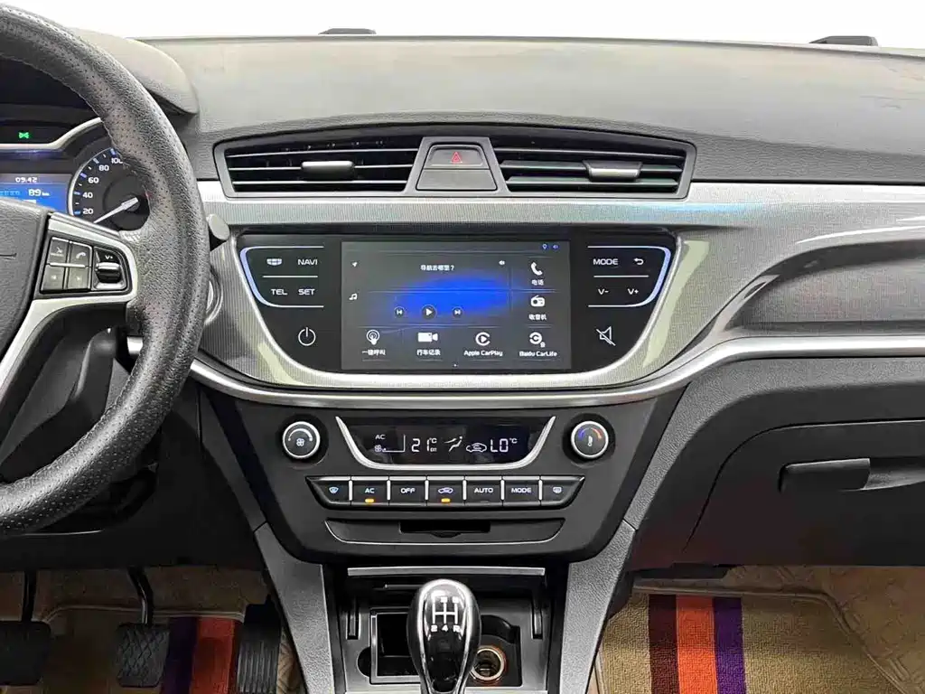 Geely Emgrand 2017 — фото 17