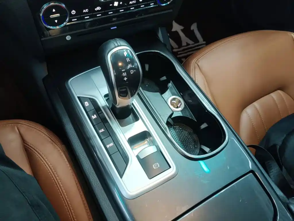 Maserati Ghibli 2015 — фото 14