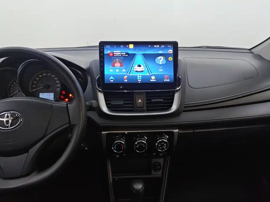 Toyota Yaris L 2020 — фото 13