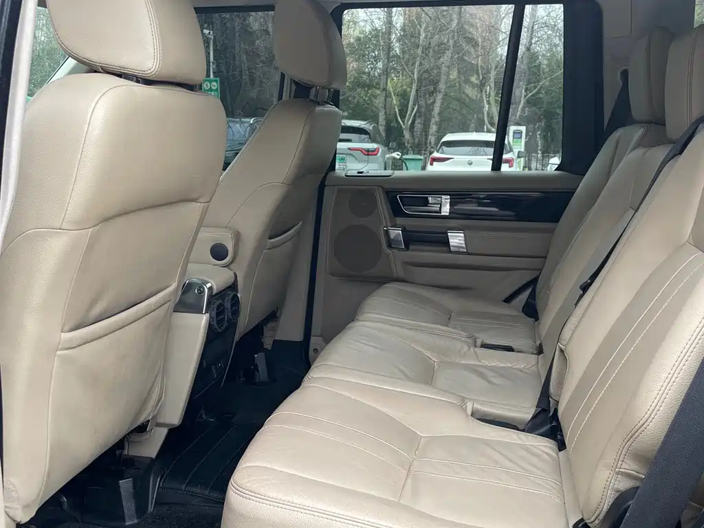 Land Rover Discovery 2013 — фото 15